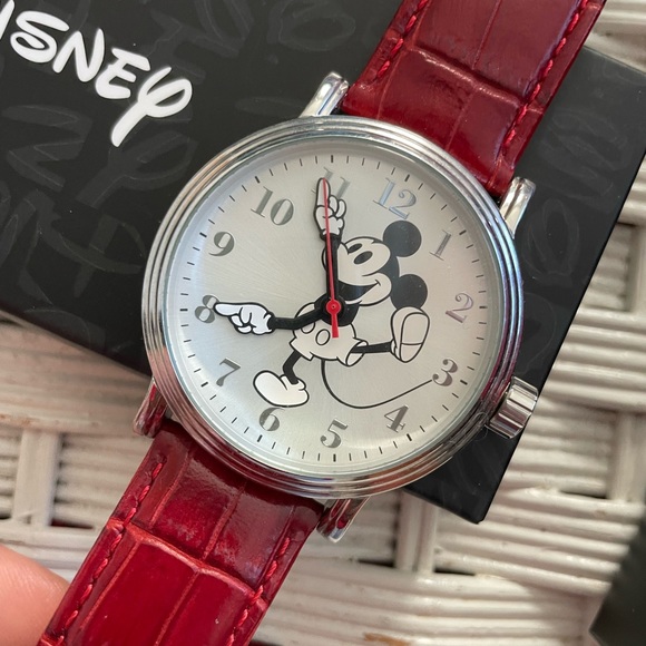 Mickey Mouse Watch - Picture 1 of 11